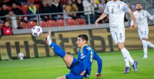 Украйна победи Азербайджан 