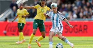 Южна Африка не удържа преднина от два гола срещу Аржентина 