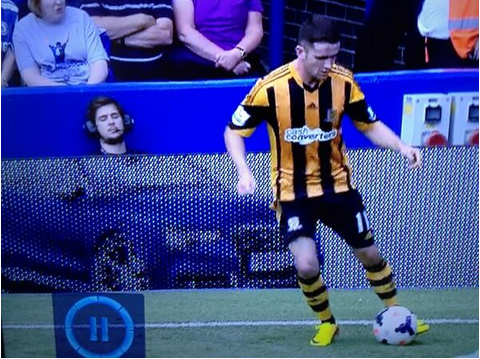  Един от служителите на 