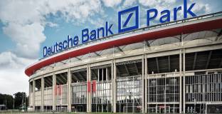 Наполи ще превземе Франкфурт