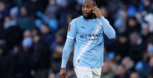 Семеньо повтори постижение на Агуеро