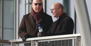 Глейзър очакват реакция на феновете, ако не продадат Ман Юнайтед