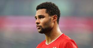  Байерн иска да задържи Гнабри