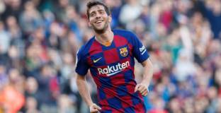 Барса ще предложи нов договор на Серхи Роберто 