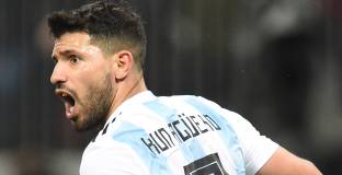 Марадона: Не знам какво трябва да покаже Агуеро, за да се върне в националния