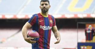 Агуеро: Преместих се в Барса с надеждата да играя с Меси