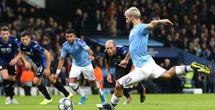 Стърлинг с хетрик, Сити с пет над Аталанта