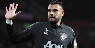 Челси може да подпише с Ромеро