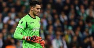 Ливърпул обмисля покупка на вратаря на Трабзонспор