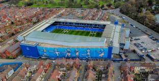 Фридкин груп се споразумя за покупка на Евертън 