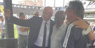  Инфантино: Уважавам Пеле и никога не бих направил нещо неуважително