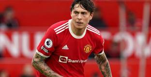 Линдельоф ще пропусне мача с Уест Хем заради крадци