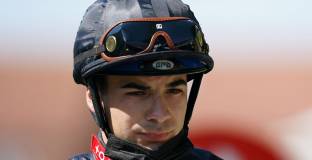 Италиански жокей почина след падане 