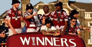 Семейство Голд обяви за продажба част от дела си в Уест Хем