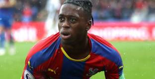 Пирес съветва Арсенал да купи Ван Бисака