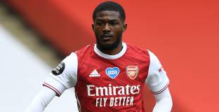 Лестър и още два клуба се интересуват от халф на Арсенал