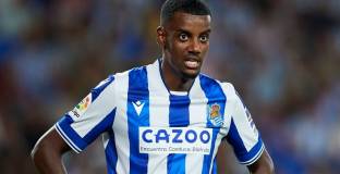 Нюкасъл е близо до трансфер на Исак