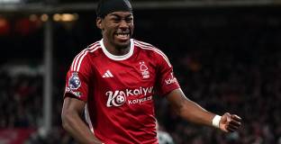 Нюкасъл направи запитване за Еланга