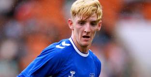 Евертън обсъжда нов договор с Гордън 