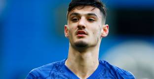 Челси има план Б за нападател 