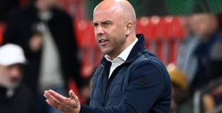 Слот призна, че иска да си поговори с Клоп