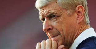 Адамс: Няма да се изненадам, ако Венгер удължи договора си 