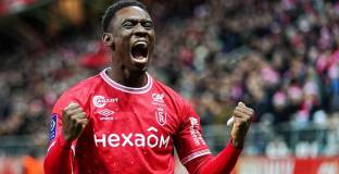  Арсенал може да продаде Балоган