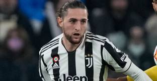   Директор на Ман Юнайтед излетя за среща с майката на Рабио