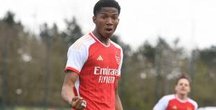 Ман Юнайтед забравил да регистрира Оби за Лига Европа 