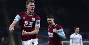 Бърнли с волева победа над Вила (видео)