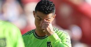  Ман Юнайтед заплаши Роналдо с разтрогване на договора 