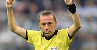 Джунейт Чакър ще ръководи Ливърпул - Барселона