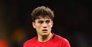 Джеймс може да получи нов договор