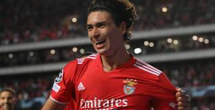   Ливърпул и Бенфика си стиснаха ръцете за Нунес