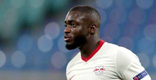 Упамекано ще подпише с Байерн Мюнхен до 2026 г. 