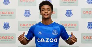 Грей е пред трансфер в Ал-Итифак