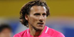 Форлан: Ключовите играчи на Реал и Барса стареят, за разлика от Атлетико