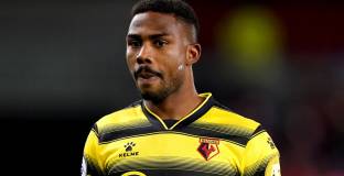  Денис и Корне бяха предложени на Нюкасъл 