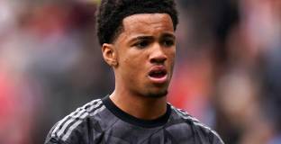 Ливърпул, Ман Сити и Ман Юнайтед се интересуват от Нванери