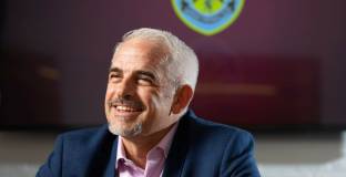 Собствениците на Бърнли купиха Еспаньол