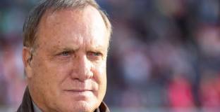 Дик Адвокаат поднови треньорската си кариера