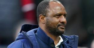  Де Йонг: Виейра е фаворит за наследник на Гуардиола