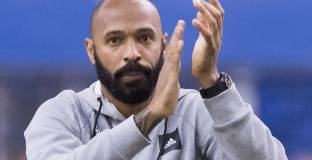 Барселона разглежда Анри за замяна на Куман