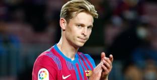 Барса възнамерява да анулира договора на Де Йонг 