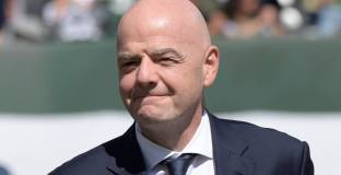 Инфантино: Има разговори пет страни да приемат Световното