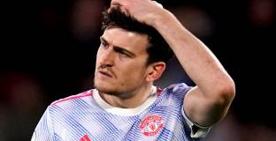 Стам: Около Магуайър трябва да има добри играчи