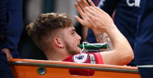 Ливърпул: Елиът е изписан от болница