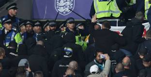 Арестуваха нападателите на полицая на мача Англия - Унгария