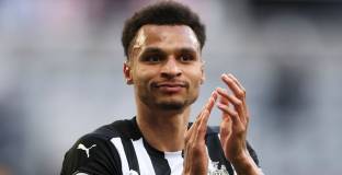 Нюкасъл загуби Исак и Мърфи