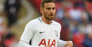 Тотнъм не може да продаде Янсен